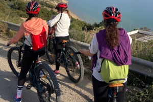 Scala dei Turchi, villages et street food : une aventure en vélo électrique sicilien !