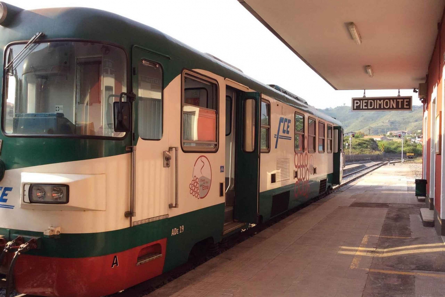 Piedimonte Etneo: Rundtur med vintåg på Etna och vinprovning på Sicilien