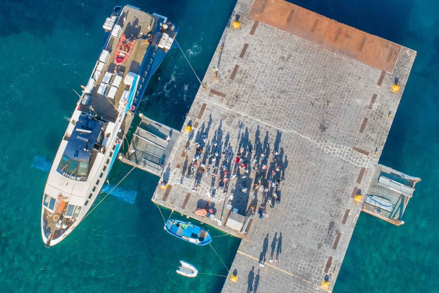 Sisilian saaret: Palermon ja Ustican välillä.