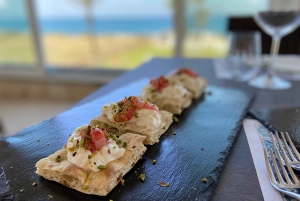 Siracusa: Degustazione di vini in barca con tour e cibo gourmet