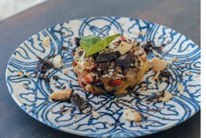 Siracusa: Degustazione di vini in barca con tour e cibo gourmet