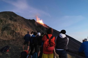 Stromboli: Vandring i solnedgången vid Sciara del Fuoco