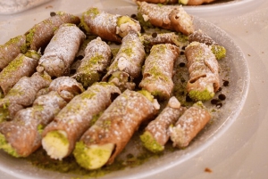 Taormina: corso di cucina sui cannoli con certificato di completamento