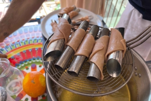 Taormina: corso di cucina sui cannoli con certificato di completamento