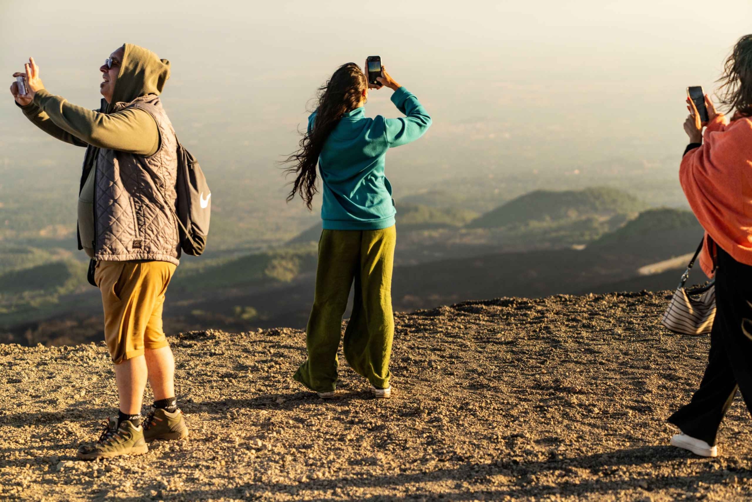 Taormina: Solnedgangstur på Etna med grottebesøk og smaksprøver