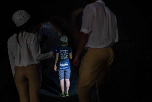 Таормина: тур на закат на Этну с посещением пещеры и дегустацией