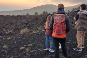 Таормина: тур на закат на Этну с посещением пещеры и дегустацией