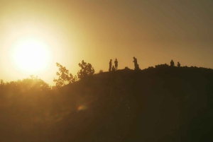 Таормина: тур на закат на Этну с посещением пещеры и дегустацией