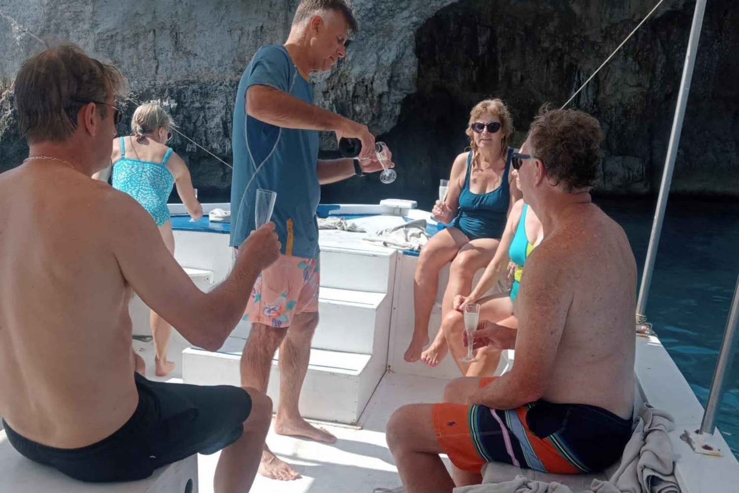 シラクーサ：プロセッコ/新鮮な果物付きプライベートボートツアー