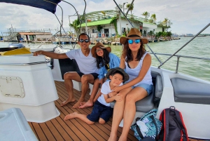 Singapore: Guided Boat Tour and Kelong Fish Farm Visit