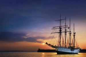 Singapore: Sunset Tall Ship Cruise with 4-Course Meal