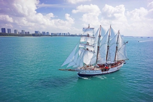Singapore: Sunset Tall Ship Cruise with 4-Course Meal