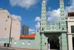 Mosque in Chinatown Singapore