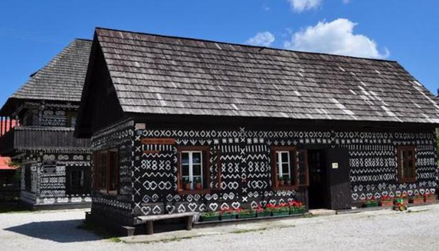 Folk Architecture in ?i?many