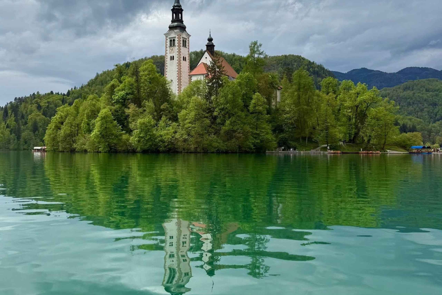 Bled: tour guidato a piedi del lago di Bled con torta alla crema