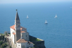 From Ljubljana: Škocjan UNESCO Caves and Piran Full-Day Trip