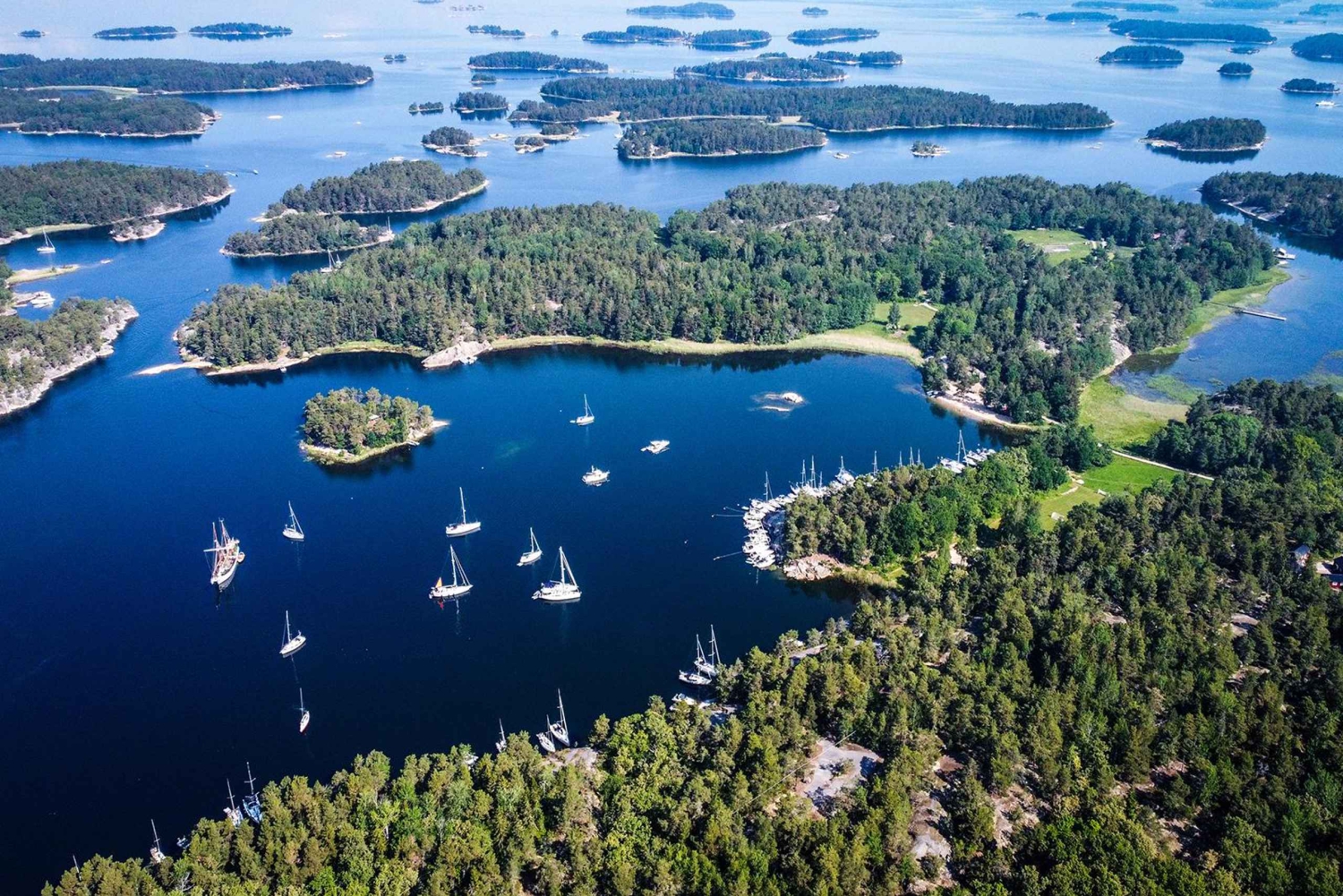ストックホルム：ガイド付き群島ツアー
