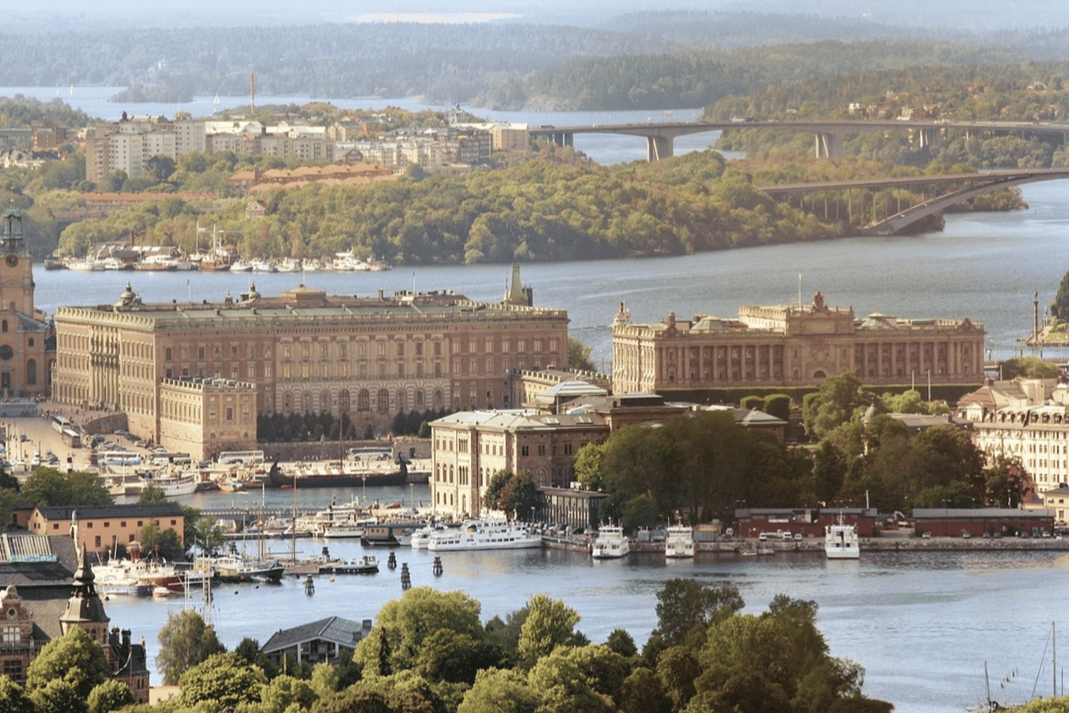 Stockholm: Archipelago & Canal Guided Boat Tour