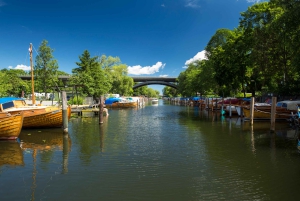 ストックホルム市庁舎運河ボートツアー