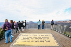 From Sydney: Blue Mountains Guide Tour, Scenic World & Lunch