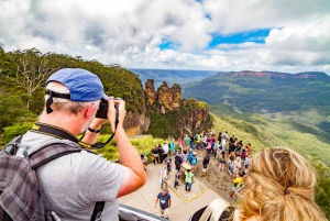 From Sydney: Blue Mountains, Scenic World, Zoo, & Ferry Tour