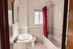 Santa Cruz: surf house e campeggio in Portogallo