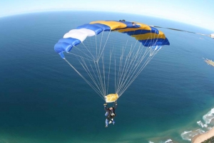 Sydney, Wollongong: 15,000-Foot Tandem Beach Skydive