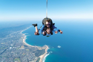 Sydney, Wollongong: 15,000-Foot Tandem Beach Skydive