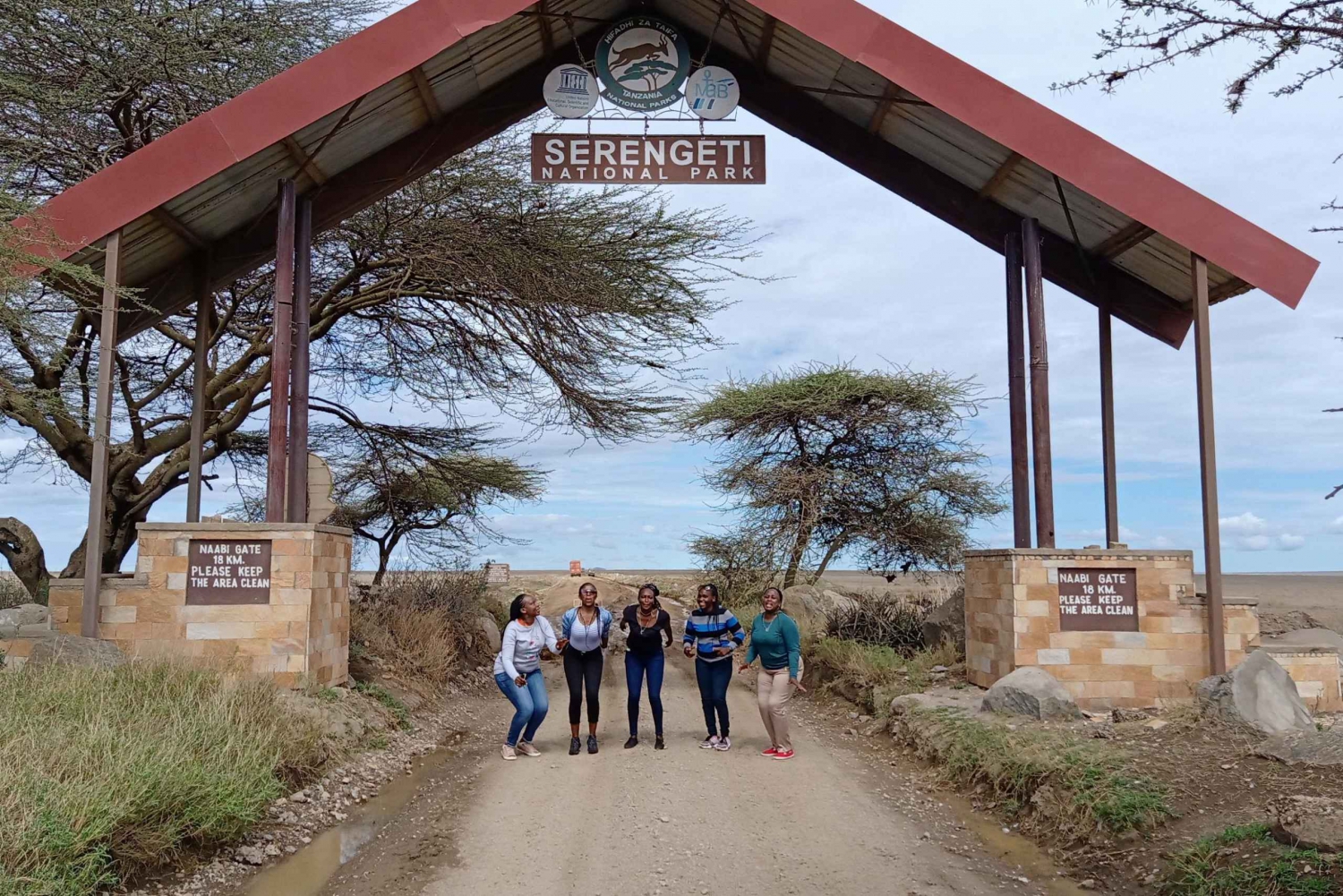 Arusha: Serengeti and Ngorongoro Multi-Day Camping Safari