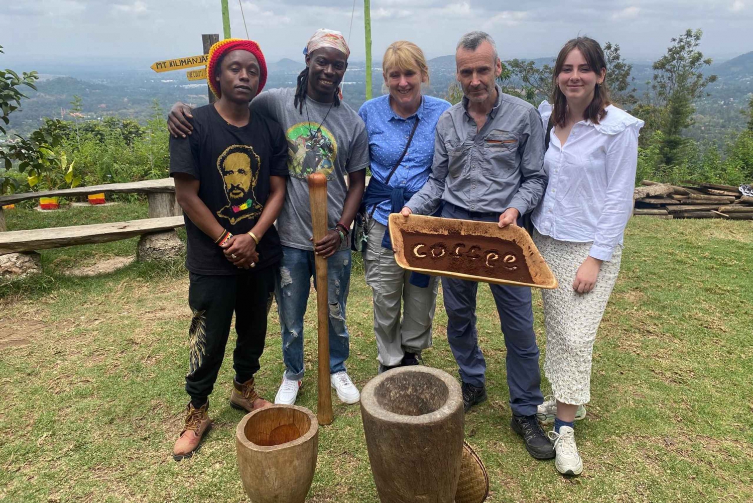 Из Аруши: Экскурсия на кофейную ферму и к водопадам Мангалии