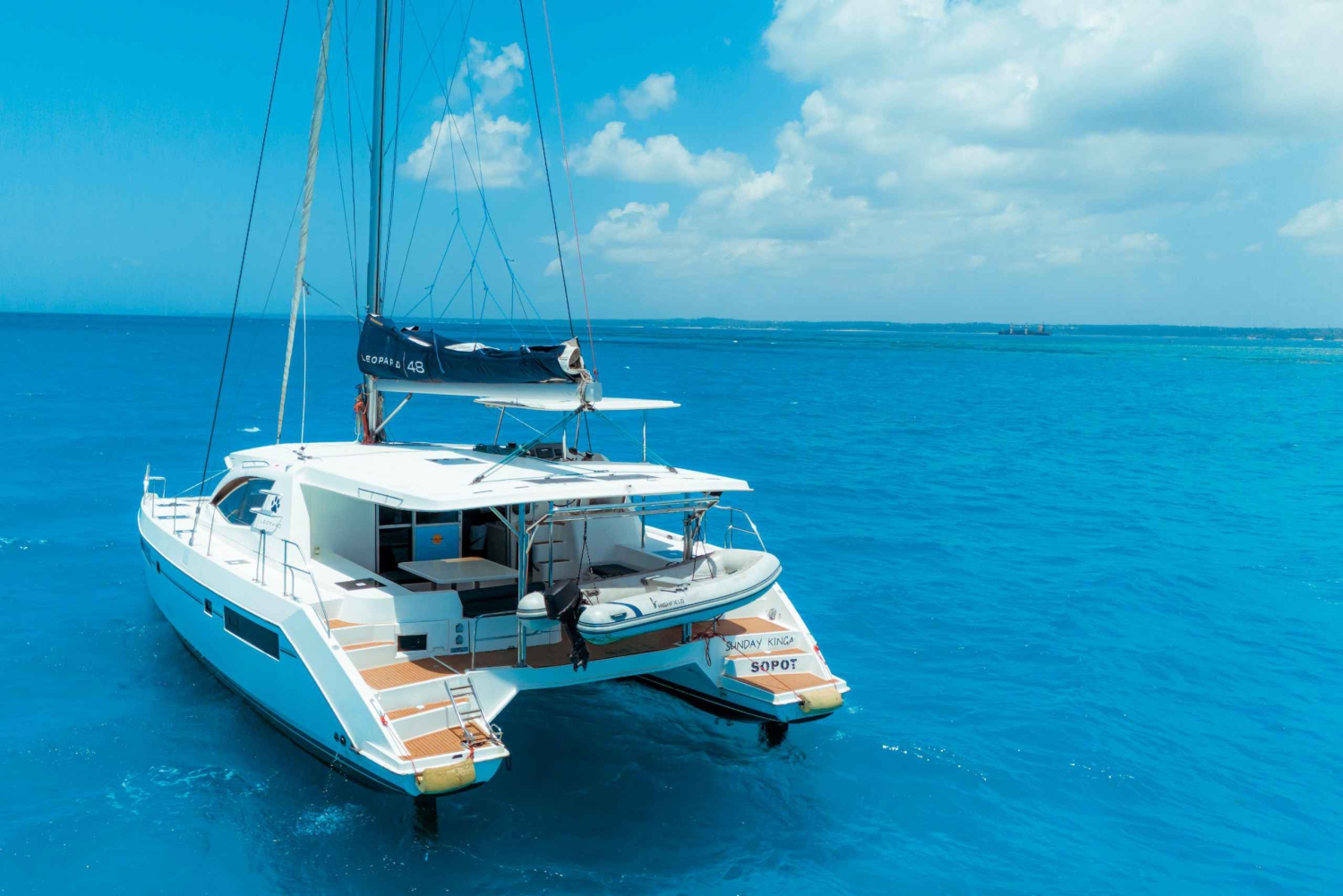 Från Zanzibar: Halvdagsutflykt med yacht