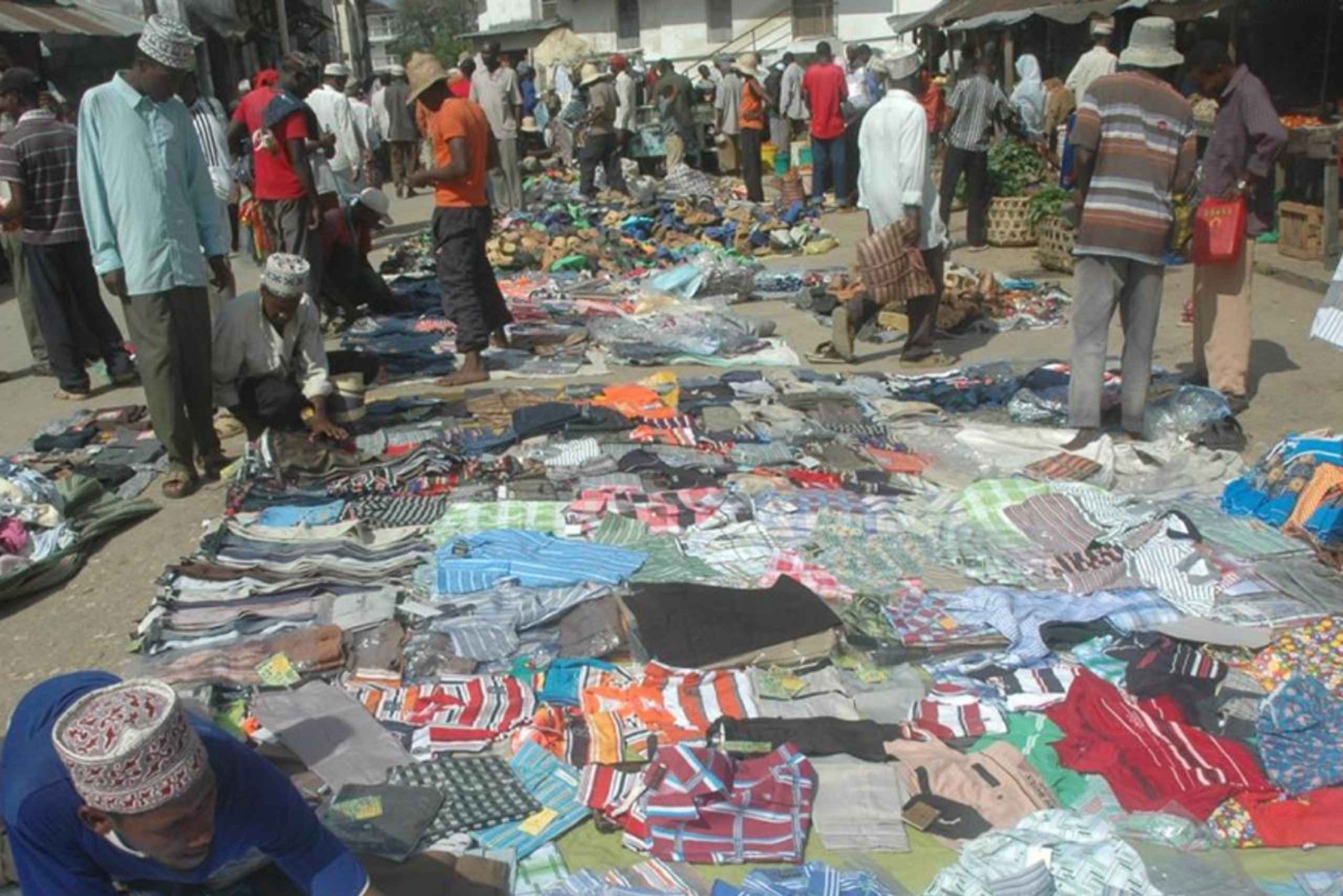 Занзибар: пещера Салам, тур по городу специй и камня