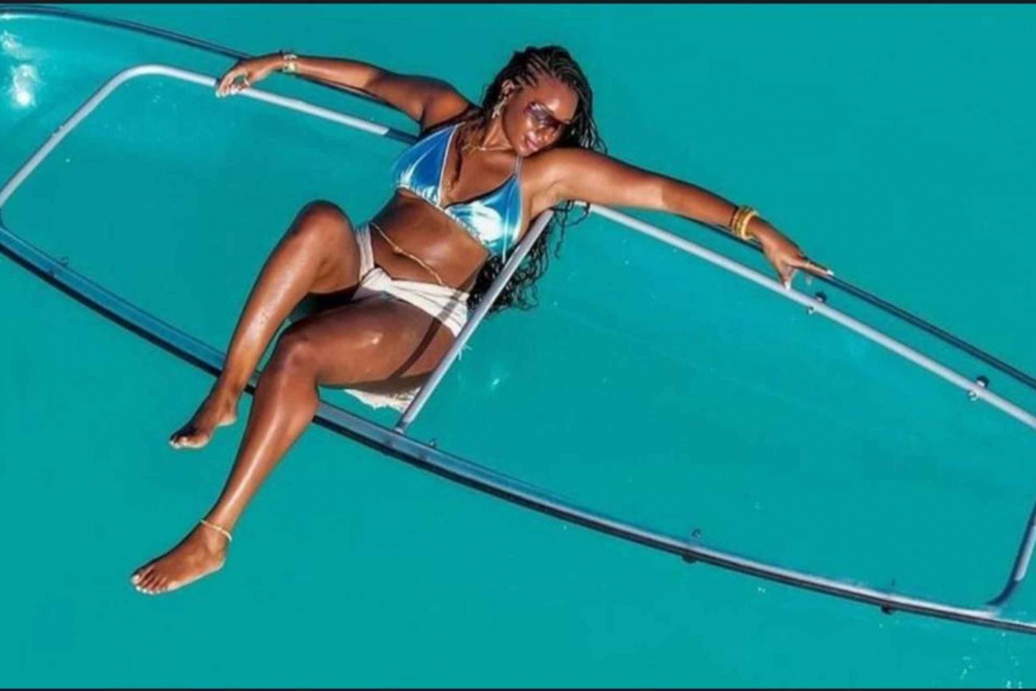 SPIAGGIA DI NUNGWI; KAYAK TRASPARENTE E TRASPARENTE