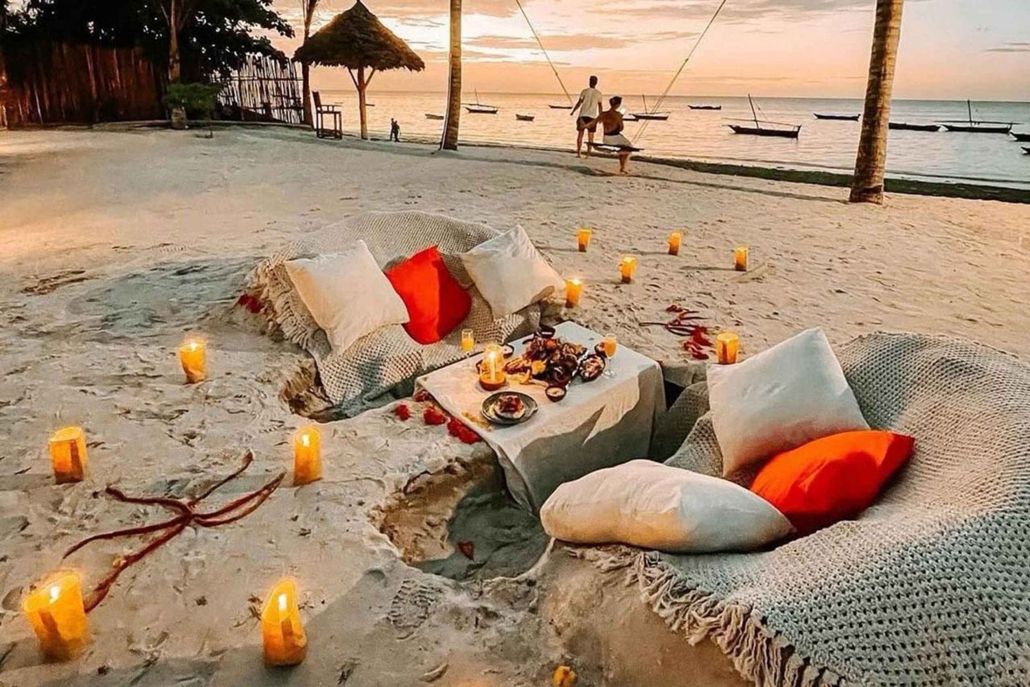 Romantisk strandmiddag med foton