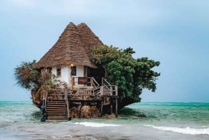 Nade com tartarugas na Salaam Cave, Kuza Cave e The Rock Restaurant