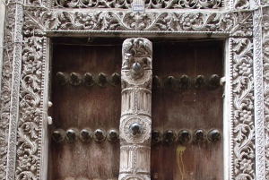 Zanzibar-kombo: privat steinby, krydderfarm og sommerfugl