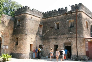 Sansibar: Jozanin metsä, maustefarmi ja kivityökierros