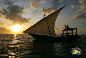 Zanzibar: Maasai Culture Village Tour och dhow-kryssning i solnedgången