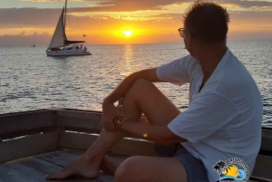 Zanzibar: Maasai Culture Village Tour och dhow-kryssning i solnedgången