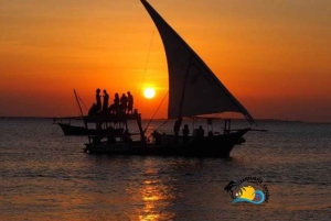 Zanzibar: Maasai Culture Village Tour och dhow-kryssning i solnedgången