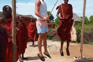 Zanzibar: Maasai Culture Village Tour och dhow-kryssning i solnedgången