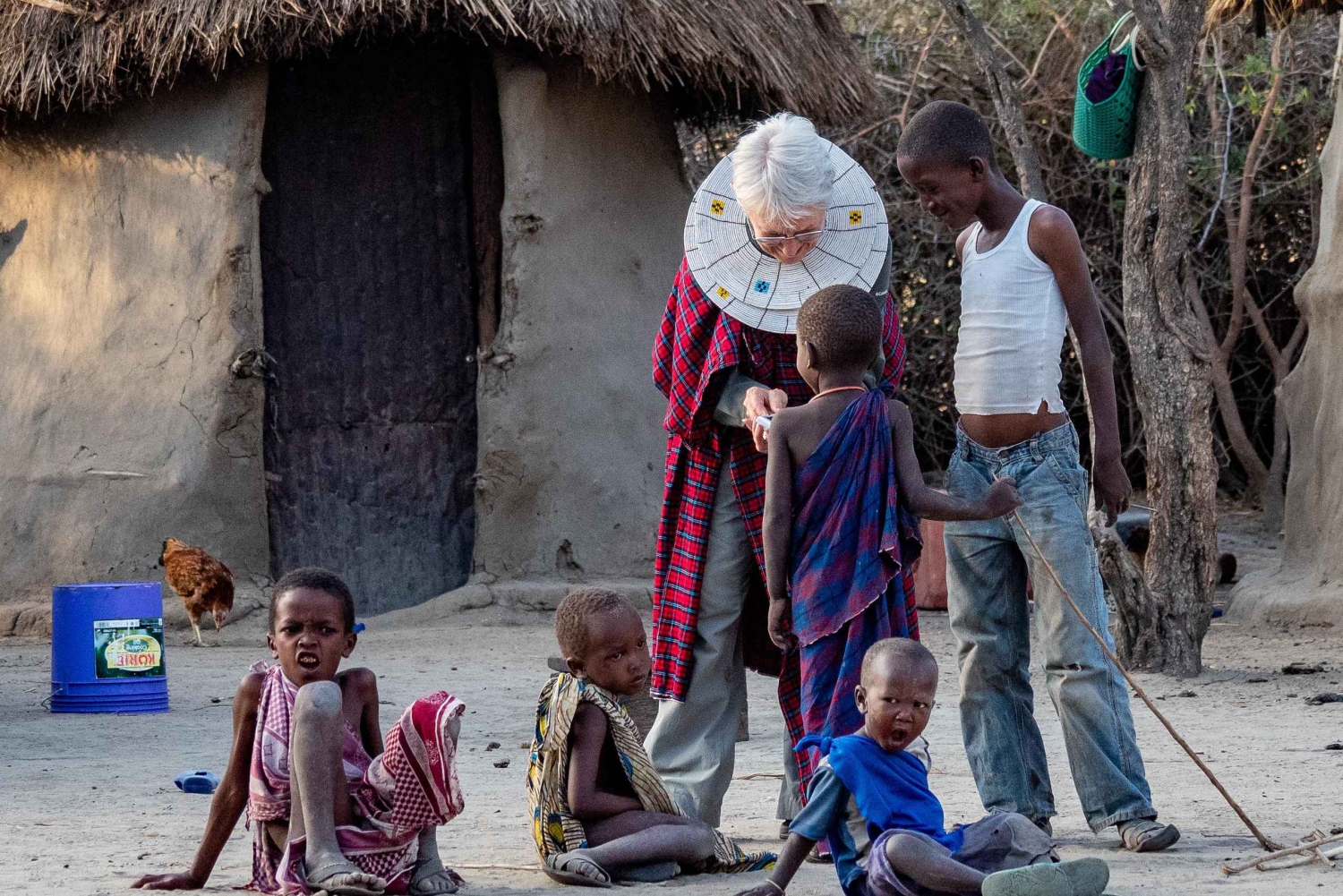Sansibar: Maasai-kyläelämys tanssin ja käsityön parissa