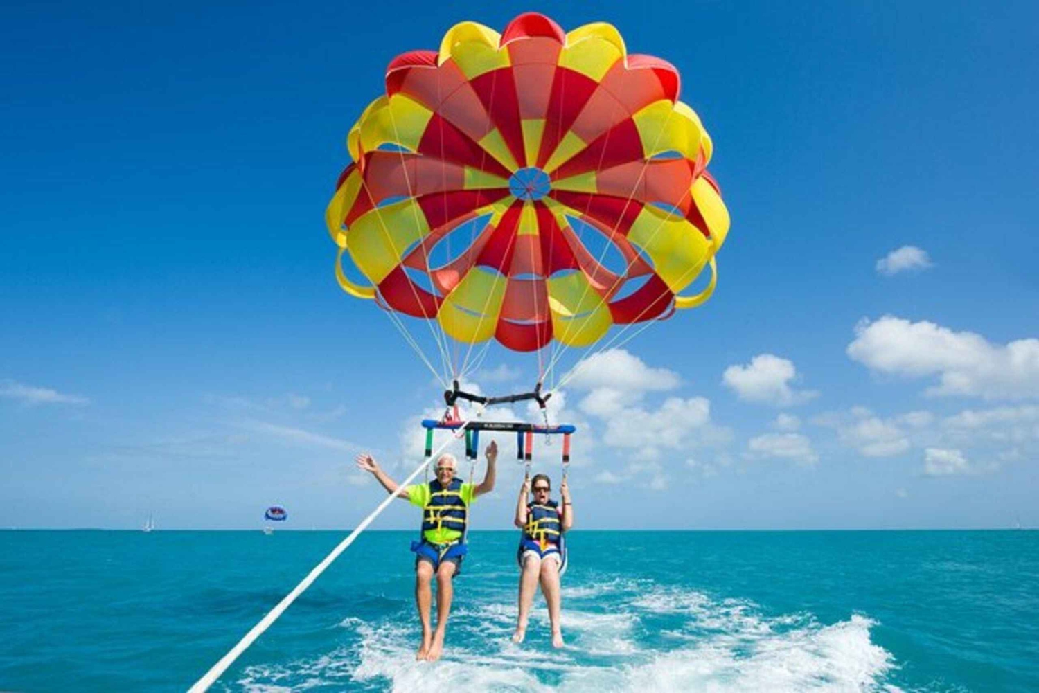 Zanzibar: Parasailing og snorkling med lunsj