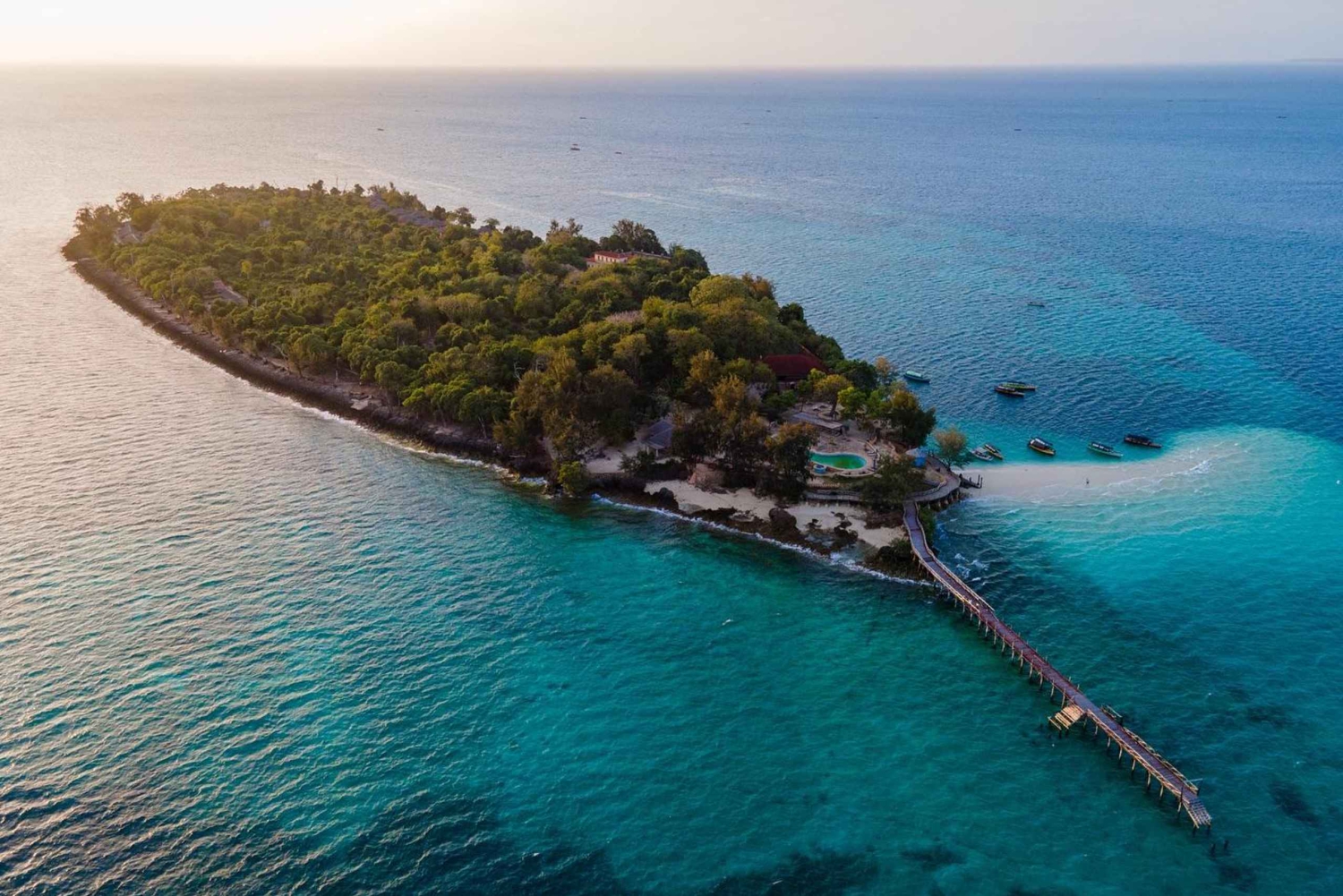 ザンジバル：プリズン島とナクペンダ砂州 シェア日帰りツアー