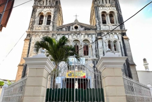 Zanzibar: Prison Island & Stone Town -yksityinen kierros + nouto