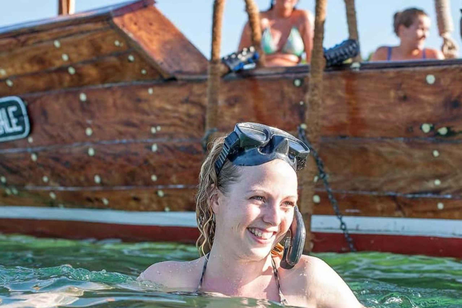 ザンジバル：サファリ・ブルー・クルーズ with スノーケリング & ランチ