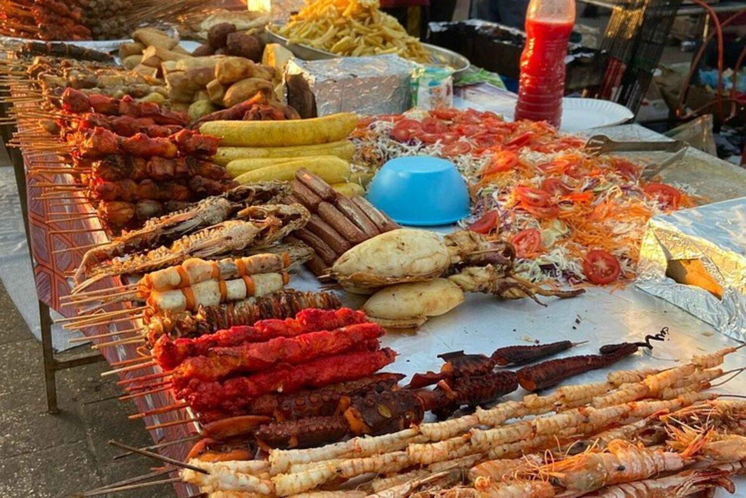 Занзибар: вечерняя пешая экскурсия по Каменному городу с посещением продовольственного рынка.