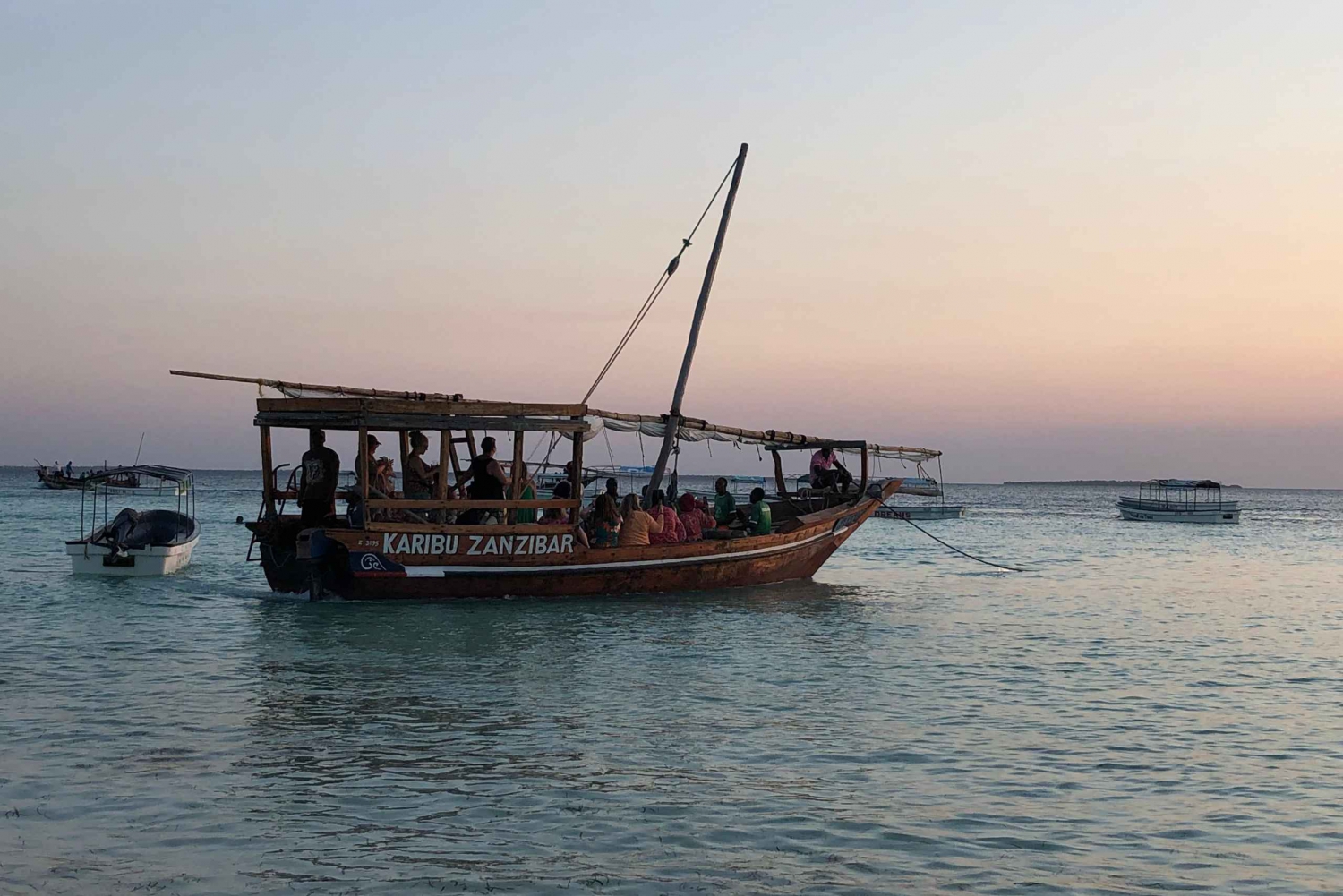 Zanzibar: Solnedgangscruise med sejlads i dhow med afhentning