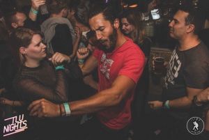 テルアビブ：4か所に立ち寄って無料のドリンクを楽しめるパブ巡り