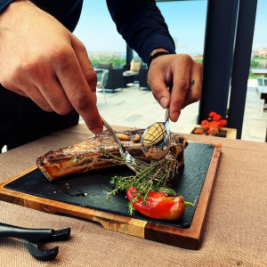 Legendary Restaurant